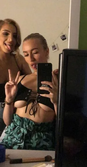 Lauren Day content
