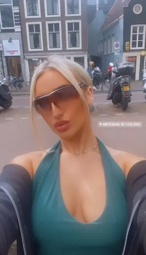 Lauren Day content