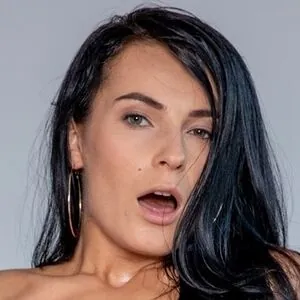 Lexi Dona