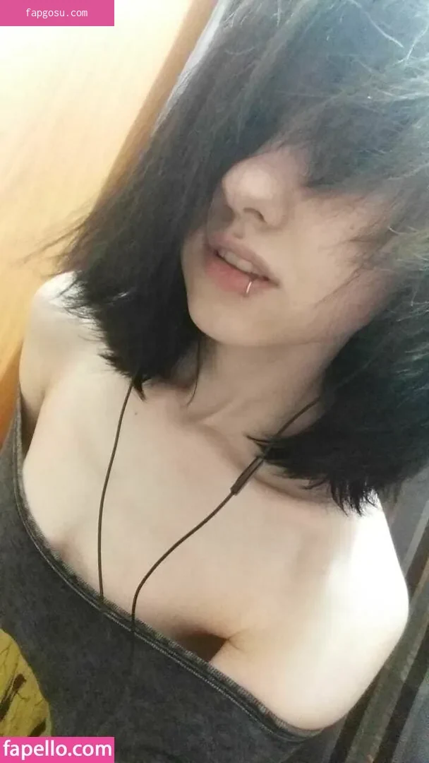 little_emo_kitten