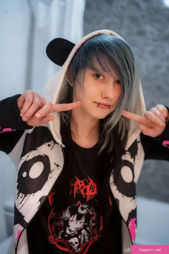 little_emo_kitten