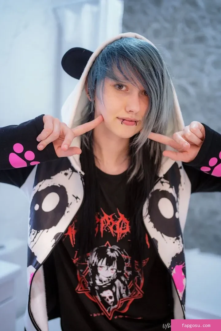 little_emo_kitten