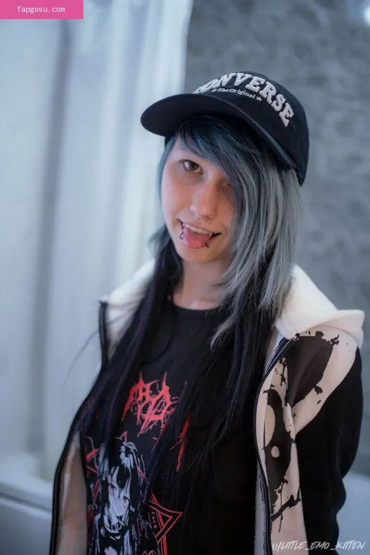 little_emo_kitten