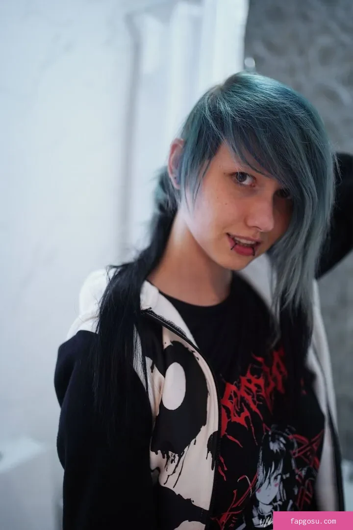 little_emo_kitten