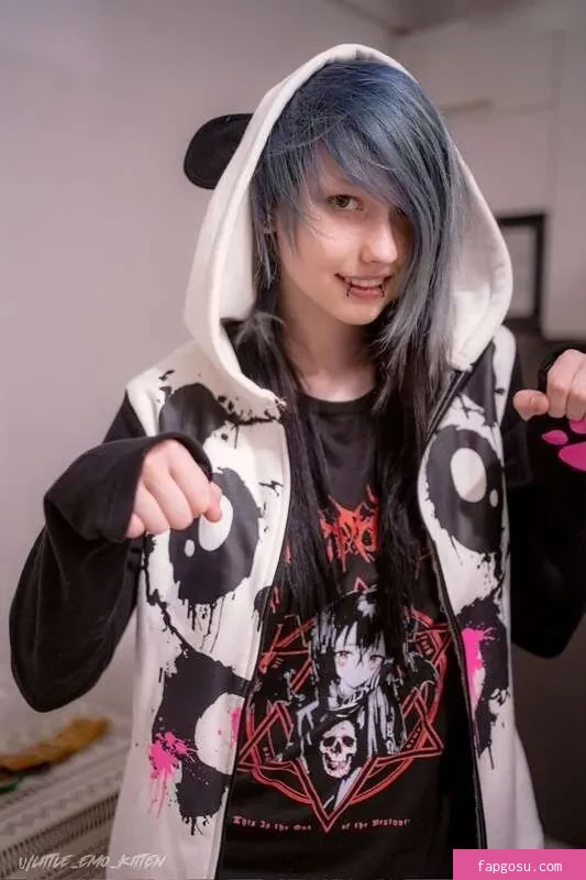 little_emo_kitten