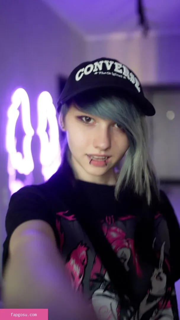little_emo_kitten