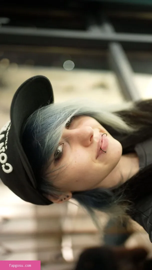 little_emo_kitten