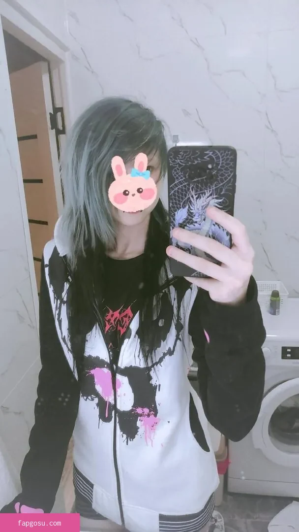little_emo_kitten