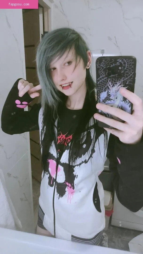 little_emo_kitten
