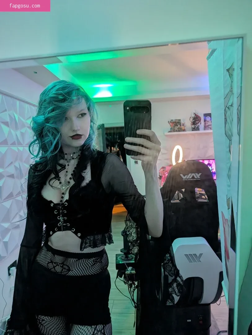 little_emo_kitten