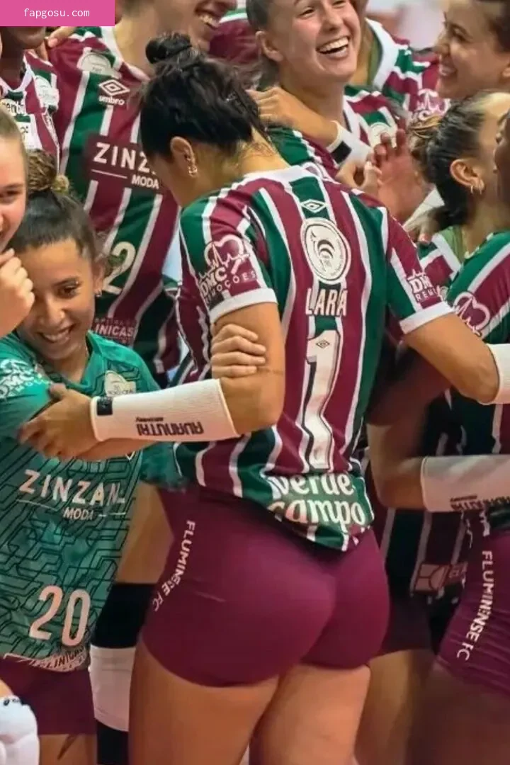 Lara Nobre