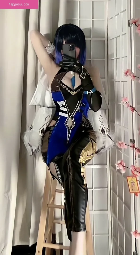 Lolaaasaur