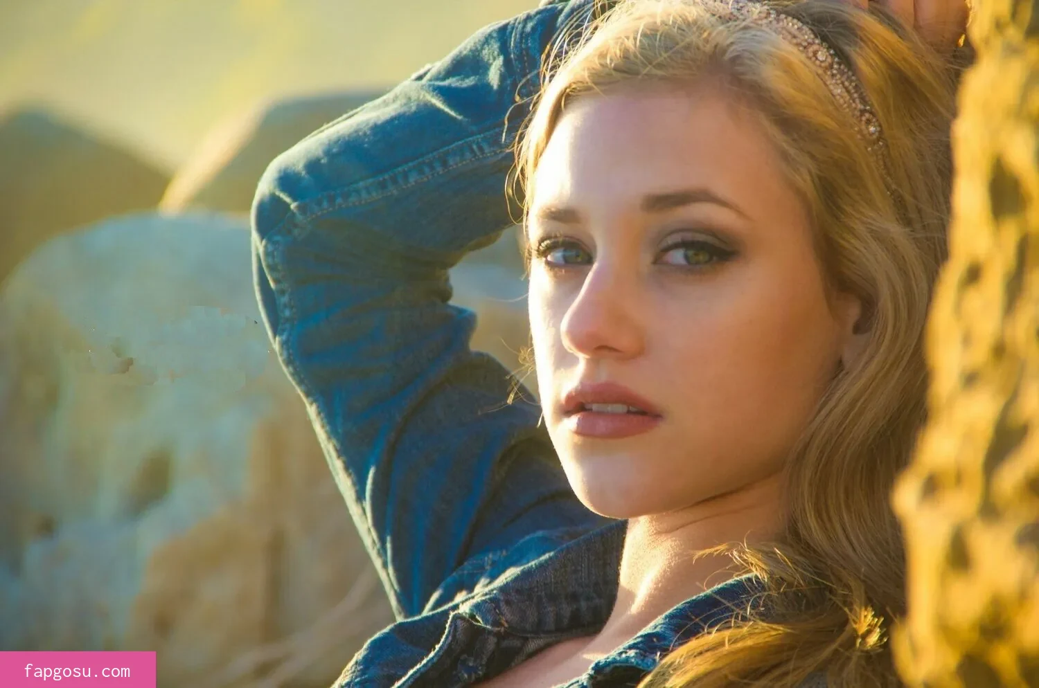 Lili Reinhart
