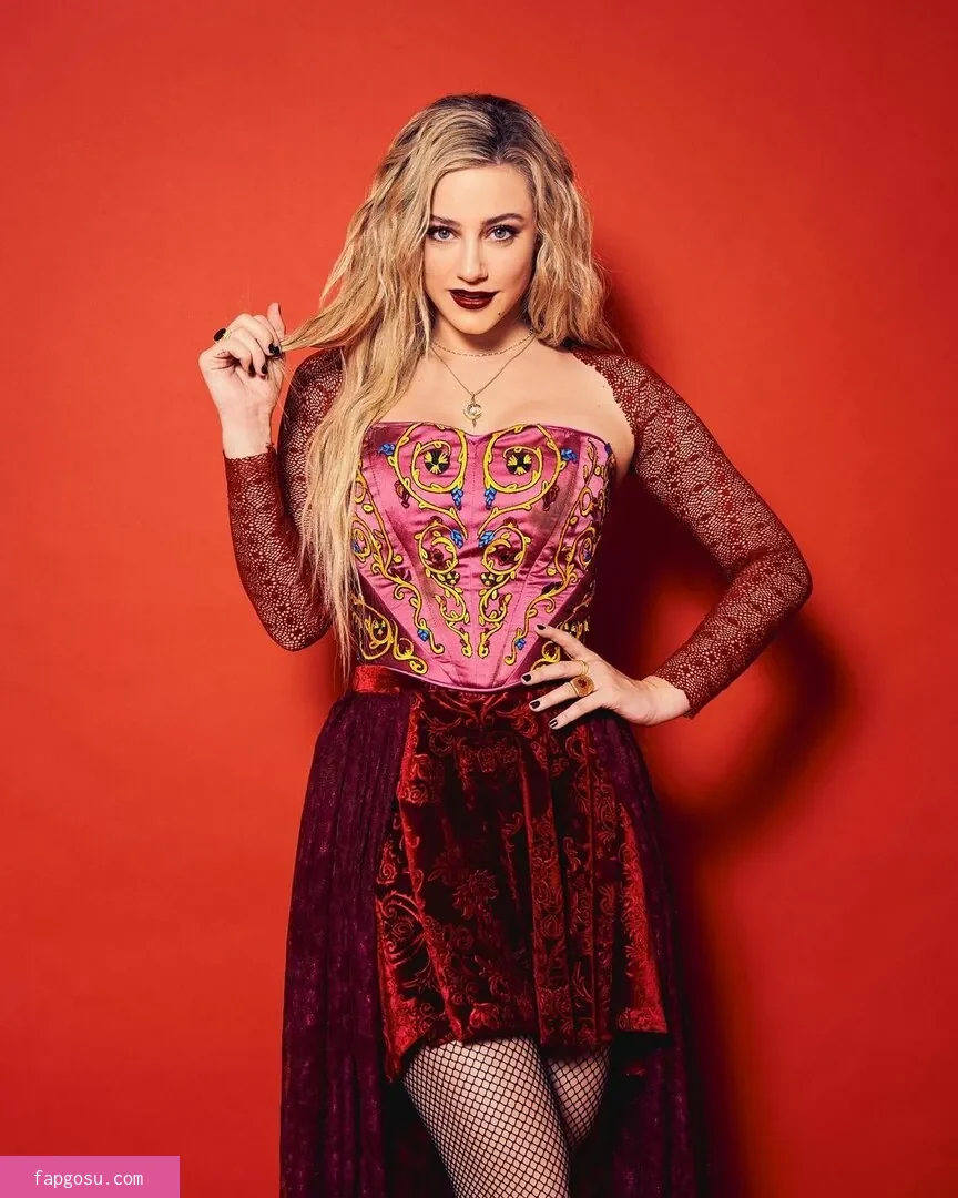 Lili Reinhart