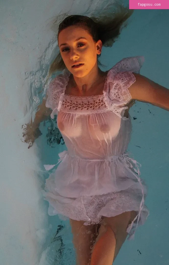 Lili Reinhart
