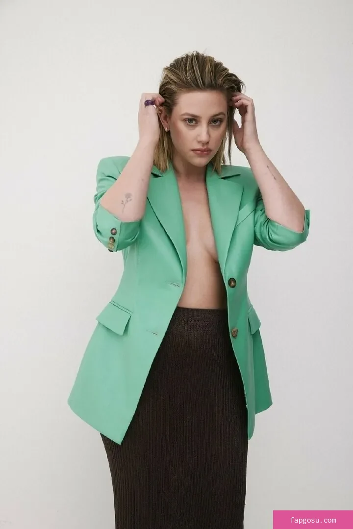 Lili Reinhart