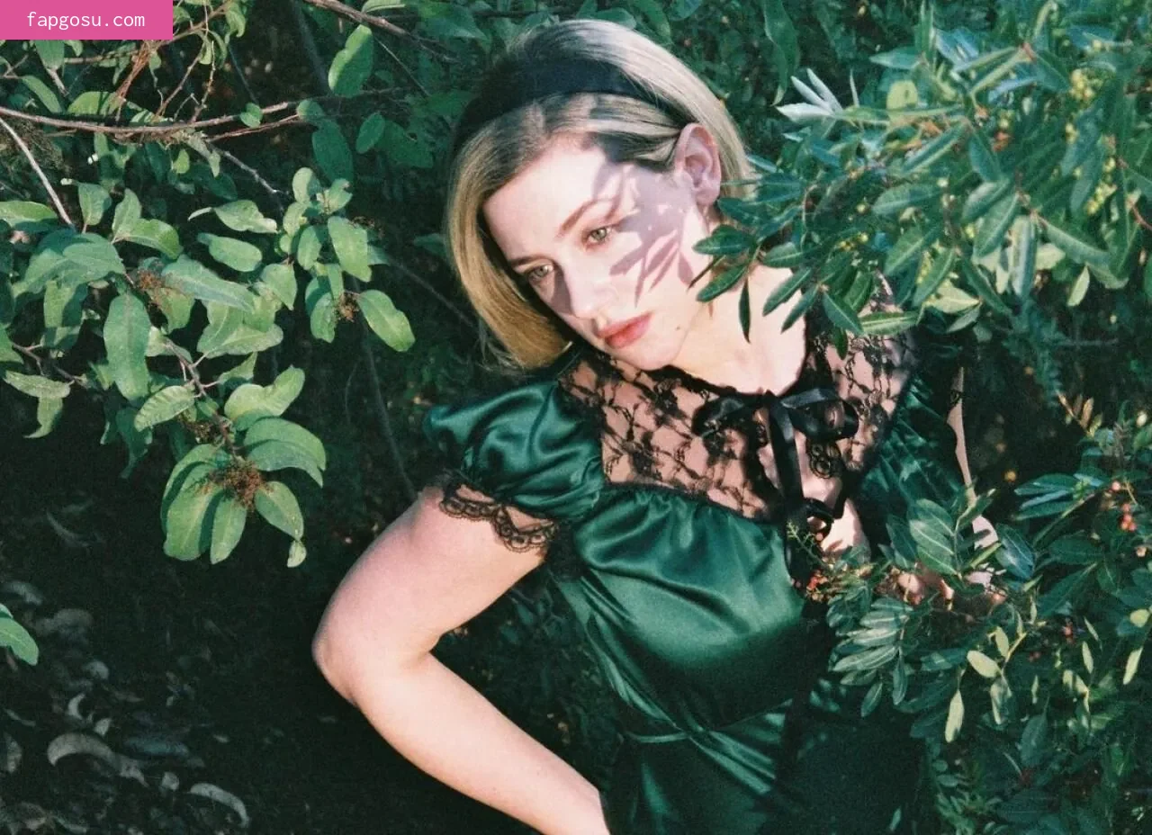 Lili Reinhart