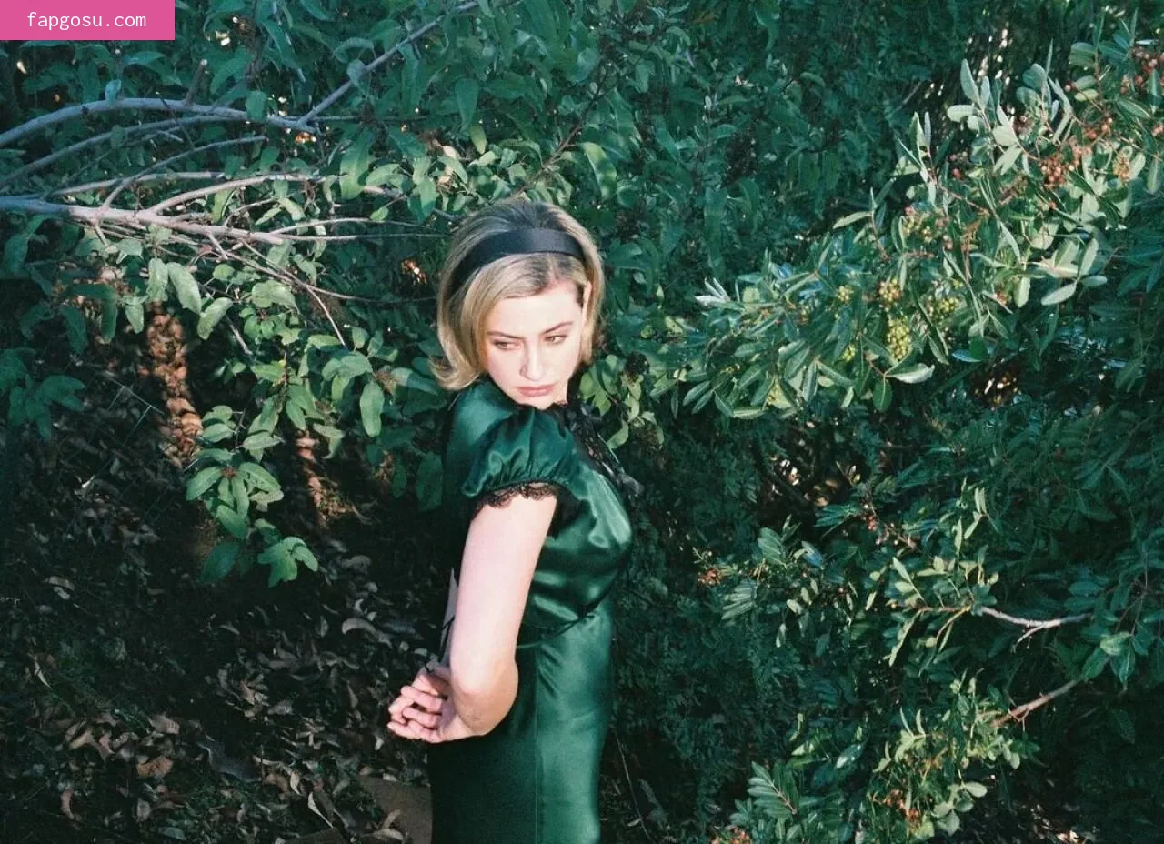 Lili Reinhart