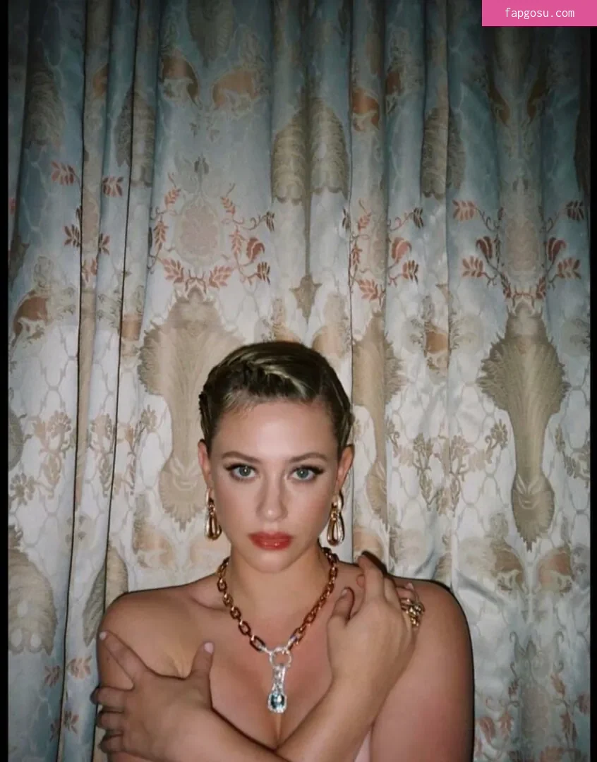 Lili Reinhart