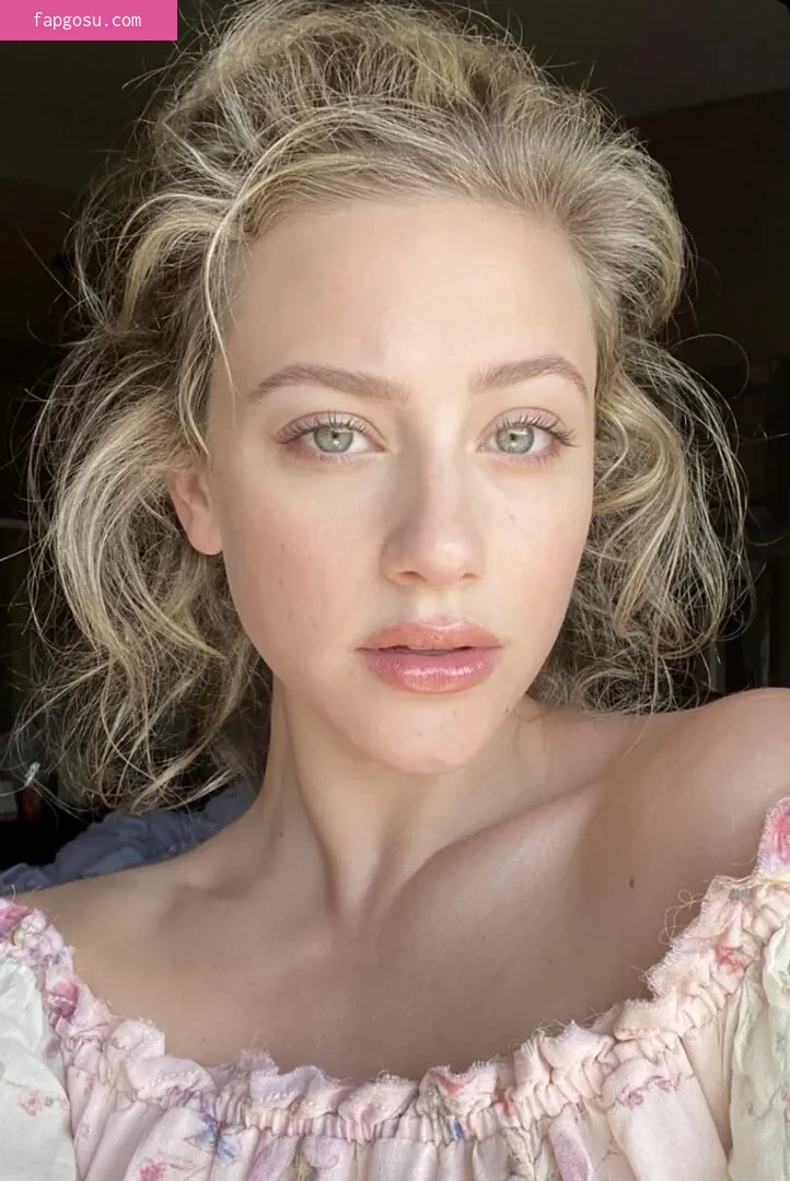 Lili Reinhart