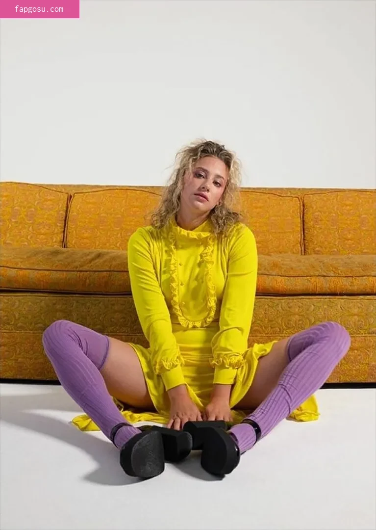 Lili Reinhart