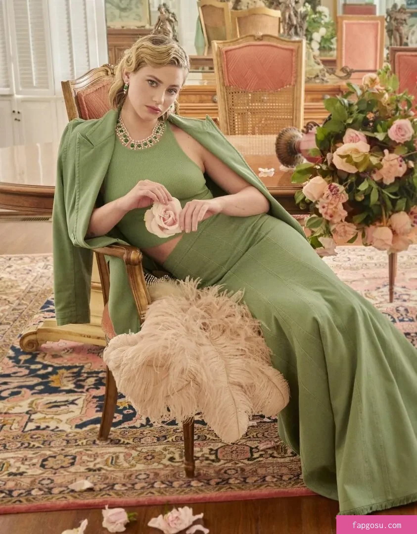 Lili Reinhart
