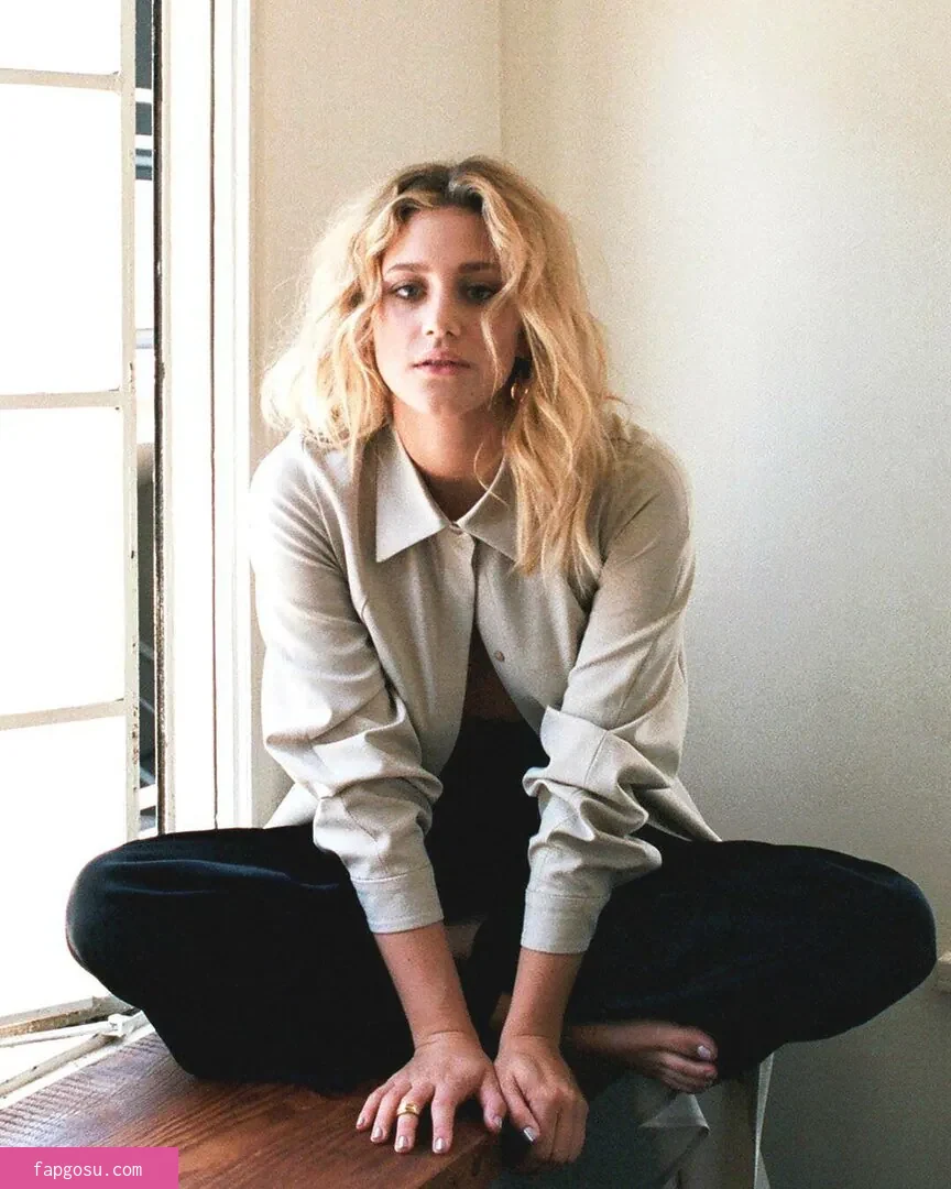 Lili Reinhart