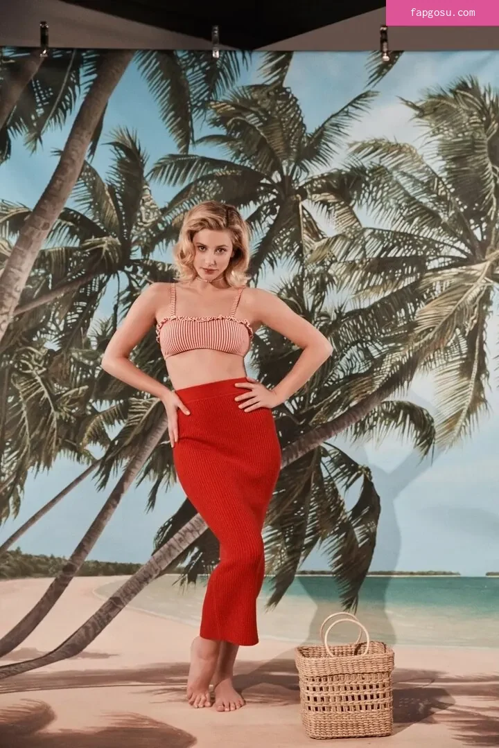 Lili Reinhart