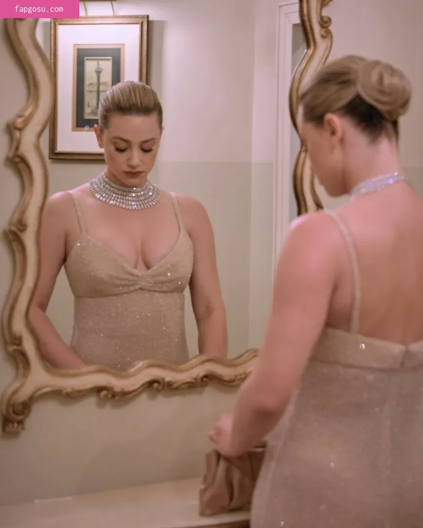 Lili Reinhart