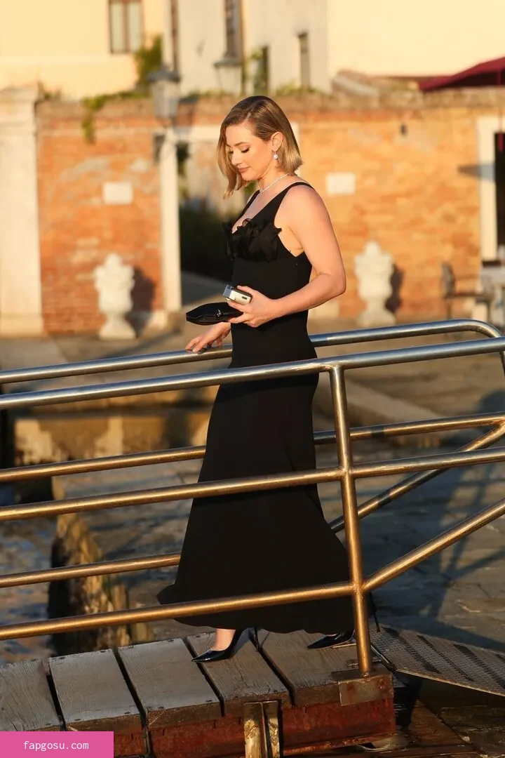 Lili Reinhart