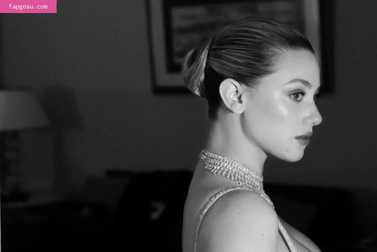 Lili Reinhart
