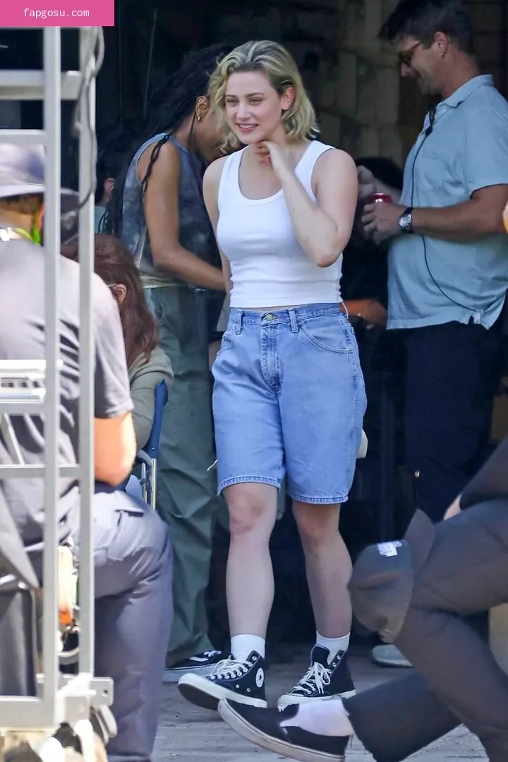 Lili Reinhart