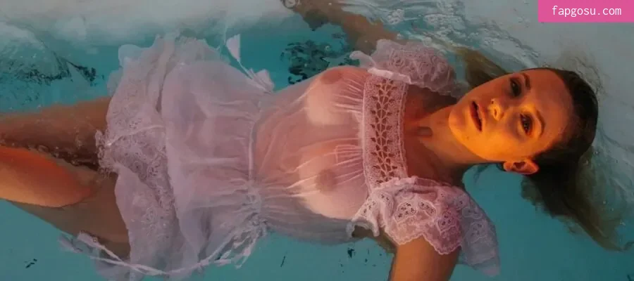 Lili Reinhart