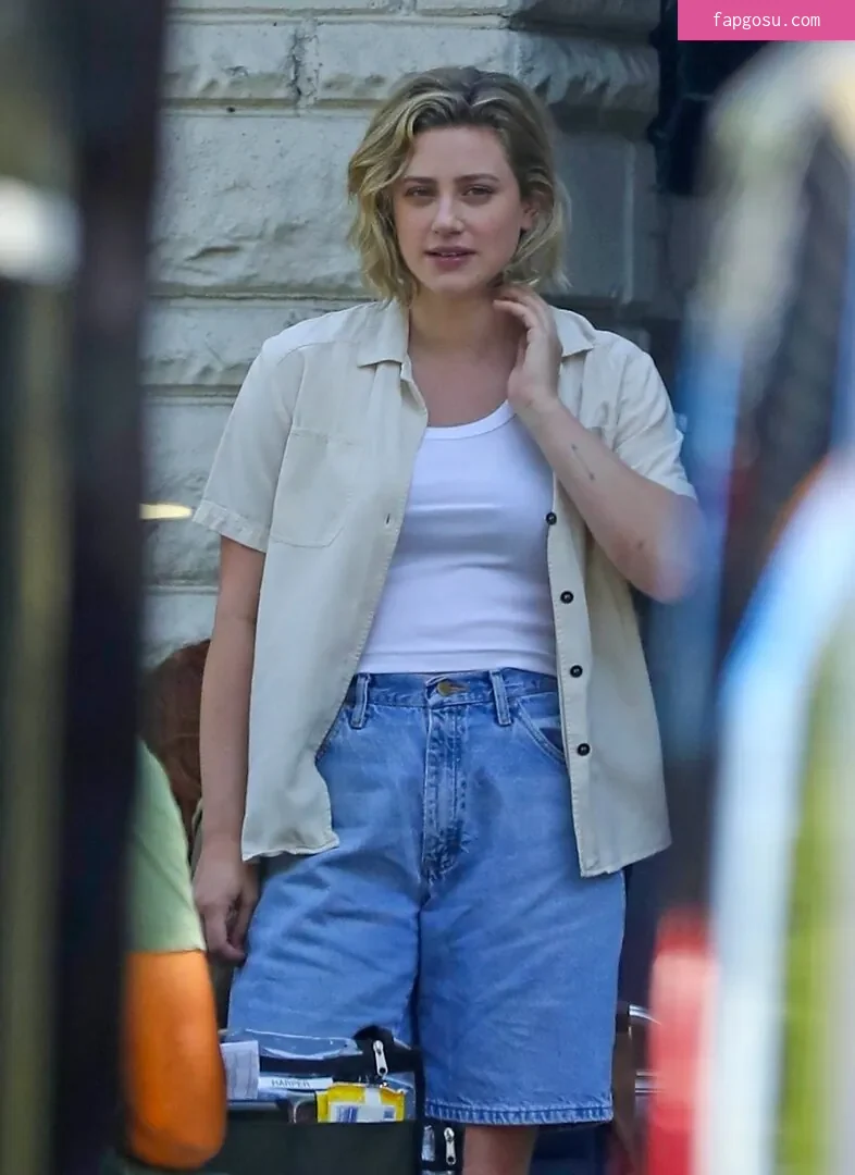 Lili Reinhart