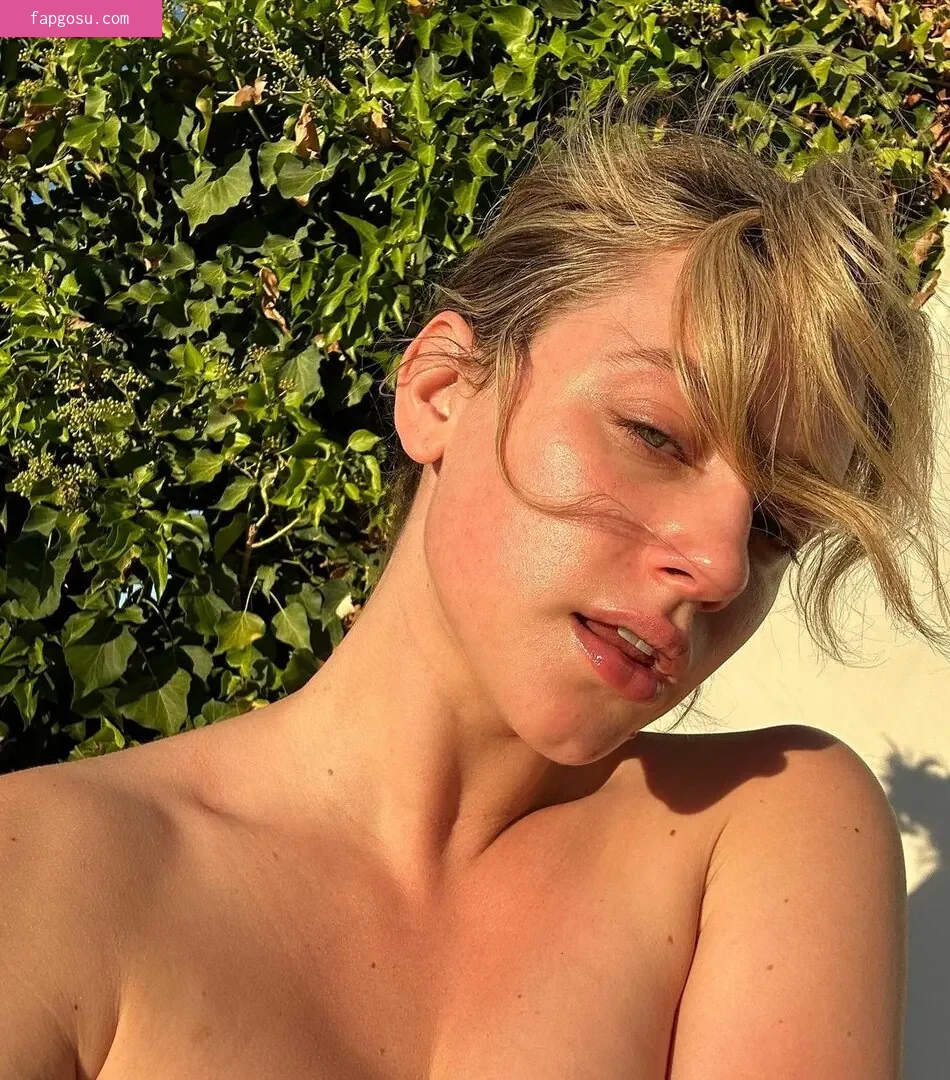 Lili Reinhart
