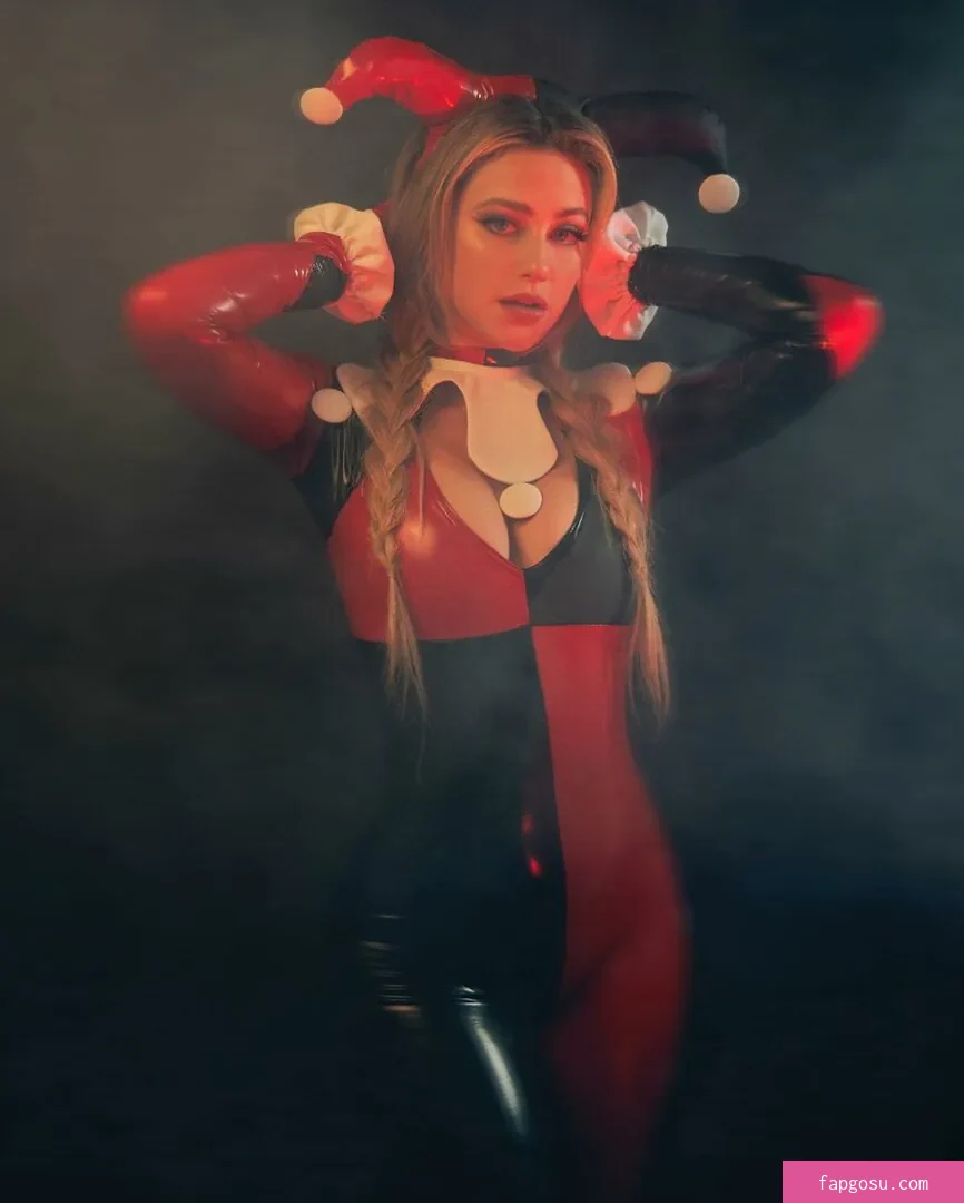 Lili Reinhart
