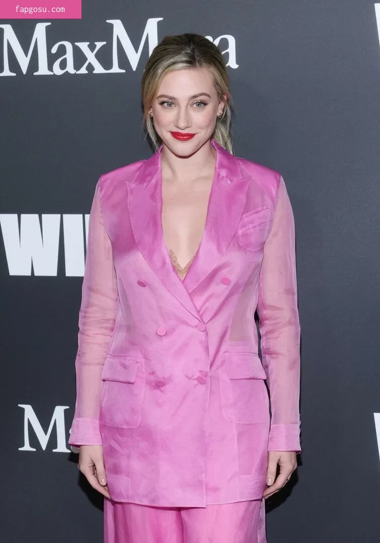 Lili Reinhart