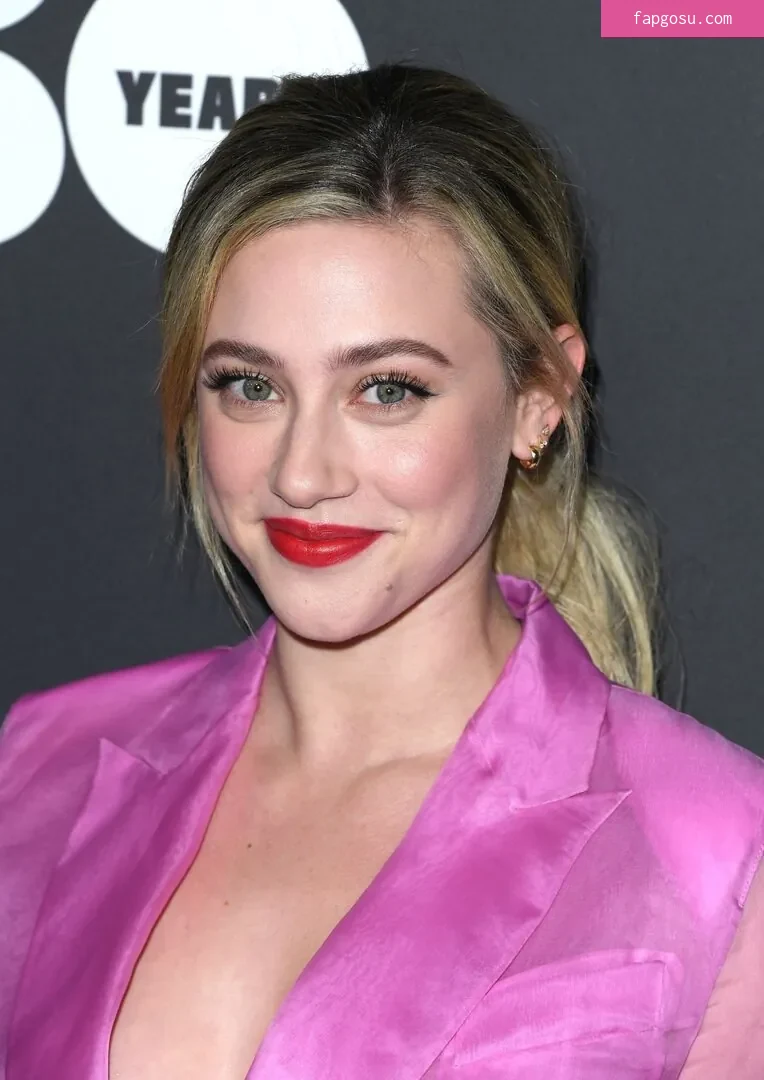 Lili Reinhart