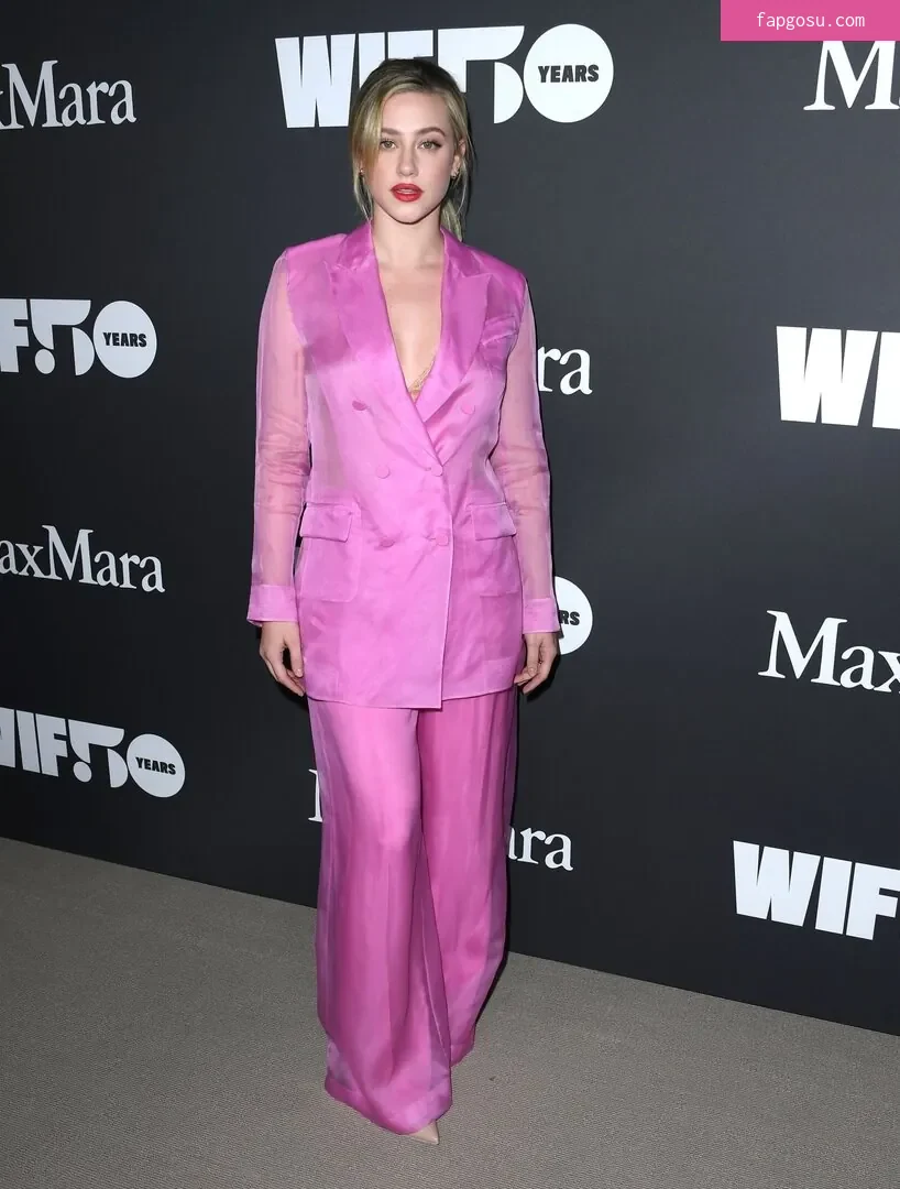 Lili Reinhart
