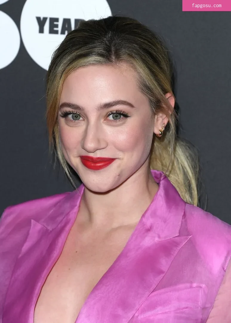 Lili Reinhart