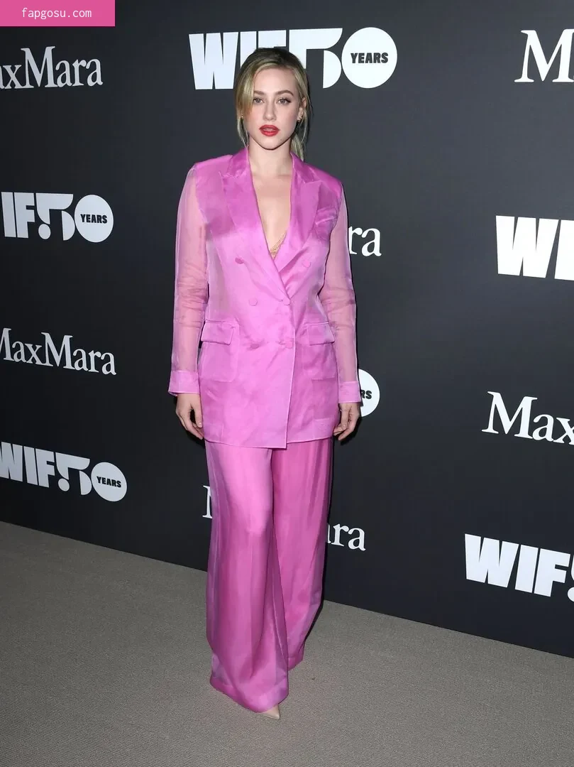 Lili Reinhart