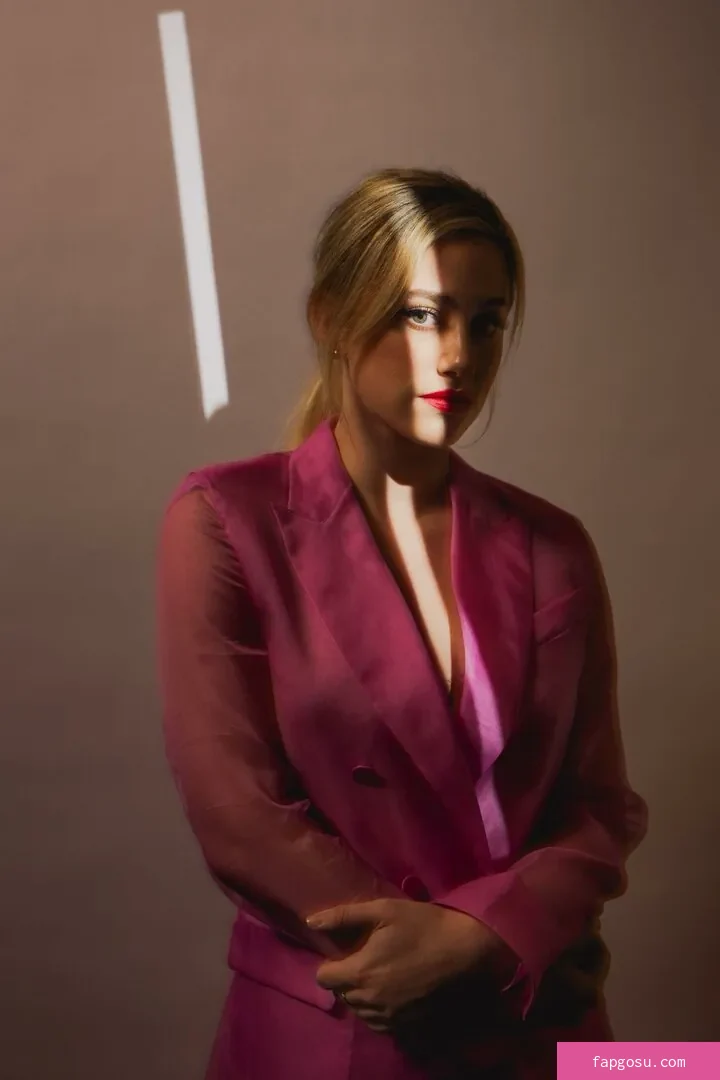 Lili Reinhart