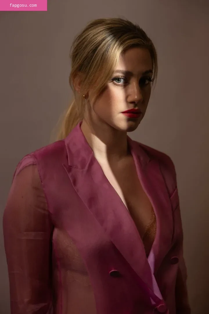 Lili Reinhart