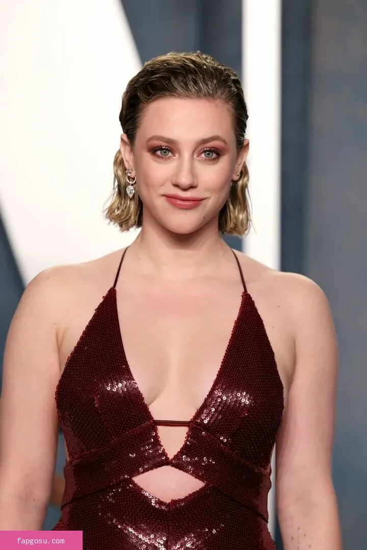 Lili Reinhart