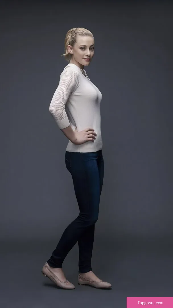Lili Reinhart