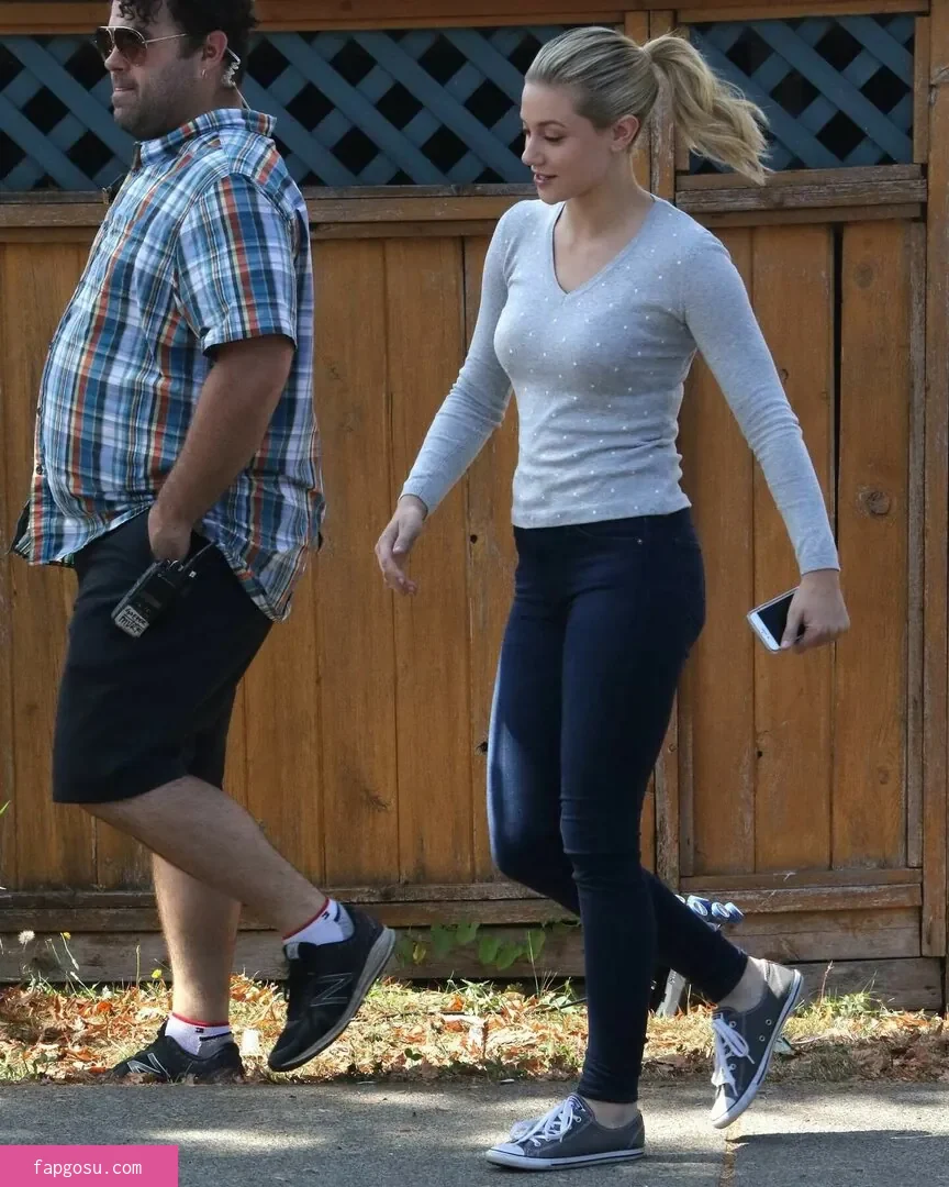 Lili Reinhart