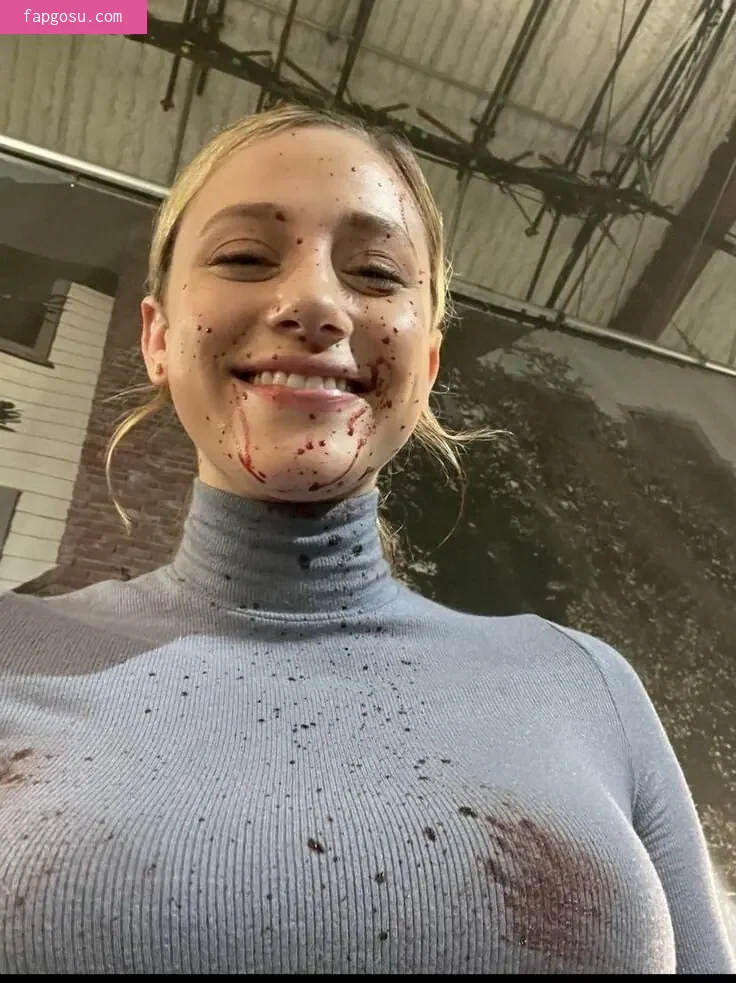 Lili Reinhart