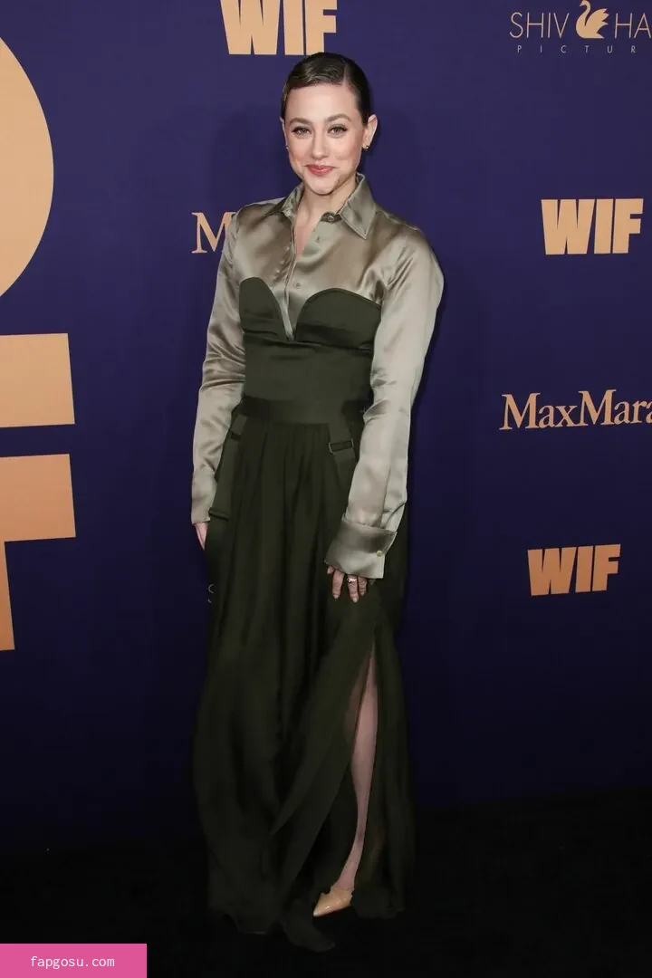 Lili Reinhart