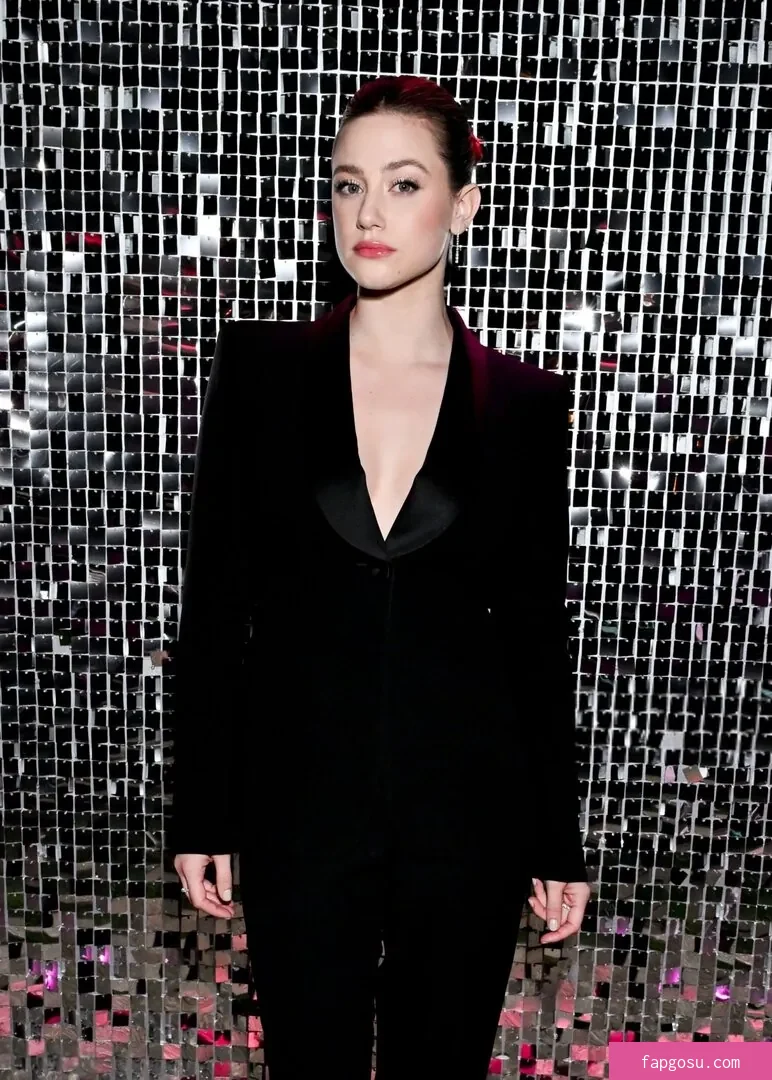 Lili Reinhart