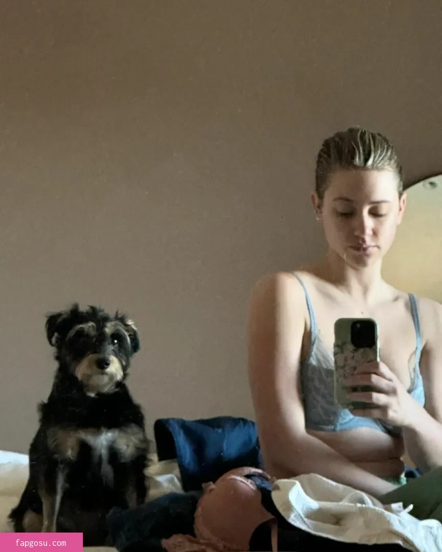 Lili Reinhart